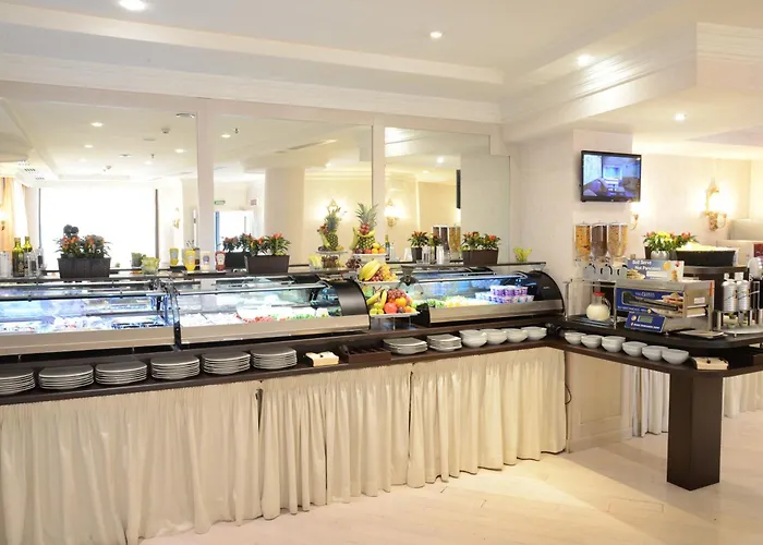 מלון Trilussa Palace Congress & 4*