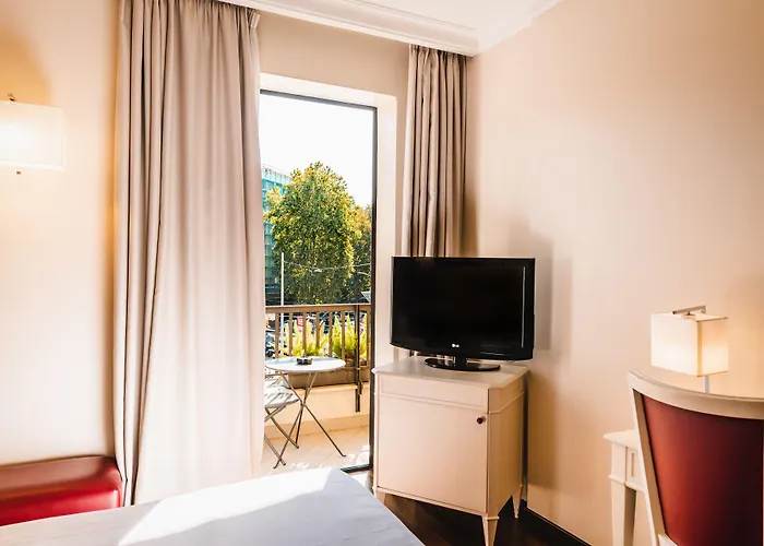 מלון Trilussa Palace Congress & 4*